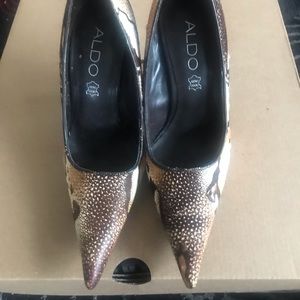 Size 5 Aldo leather animal print pointy heel